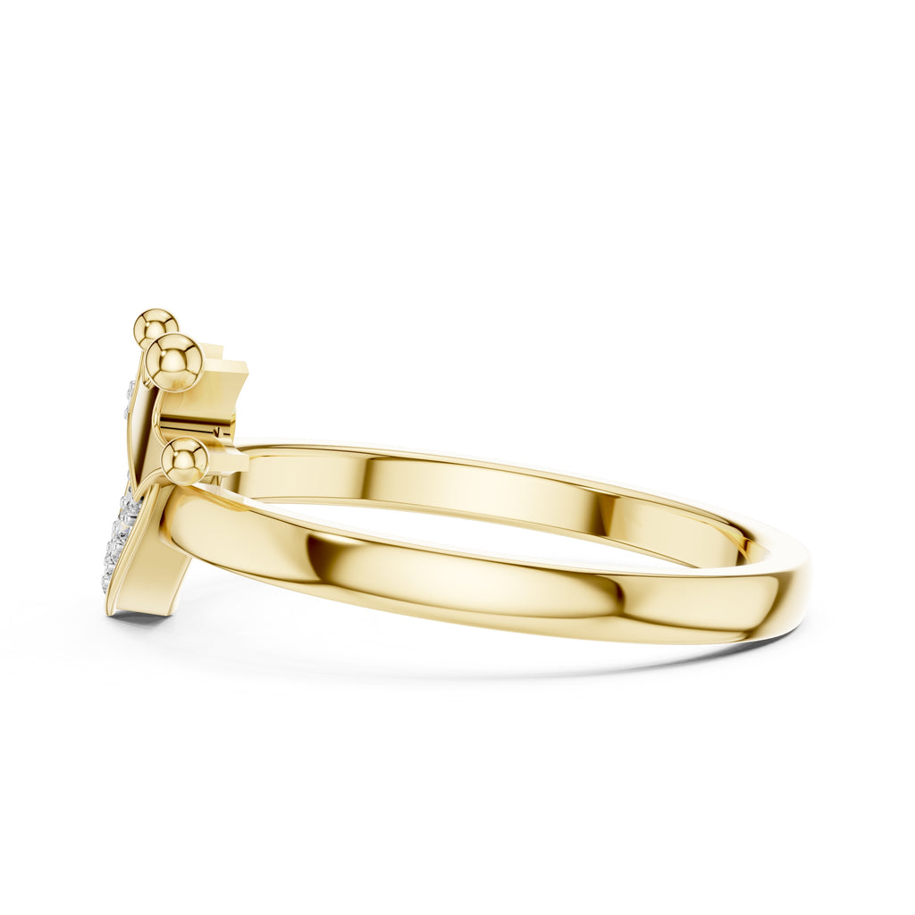 Crowned Heart Pavé Minimalist Ring Yellow Gold